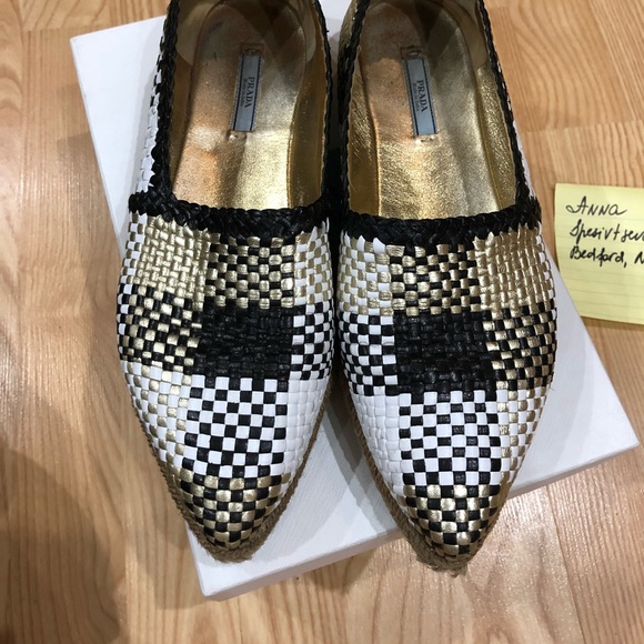 Prada - Picture 2 of 8